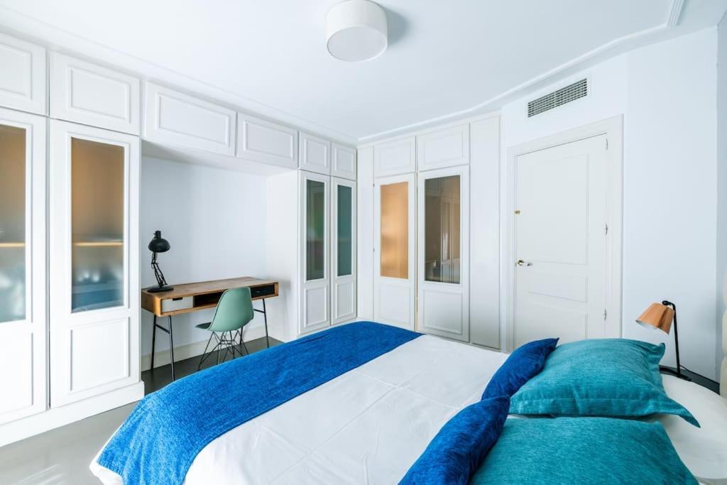 Amazing Flat 5 Balconies In Chueca - Gran Via Apartman Madrid Kültér fotó