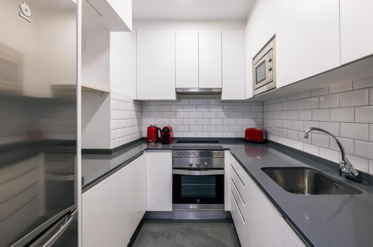 Amazing Flat 5 Balconies In Chueca - Gran Via Apartman Madrid Kültér fotó