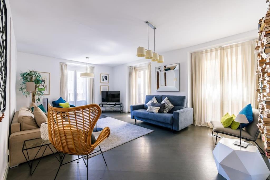 Amazing Flat 5 Balconies In Chueca - Gran Via Apartman Madrid Kültér fotó