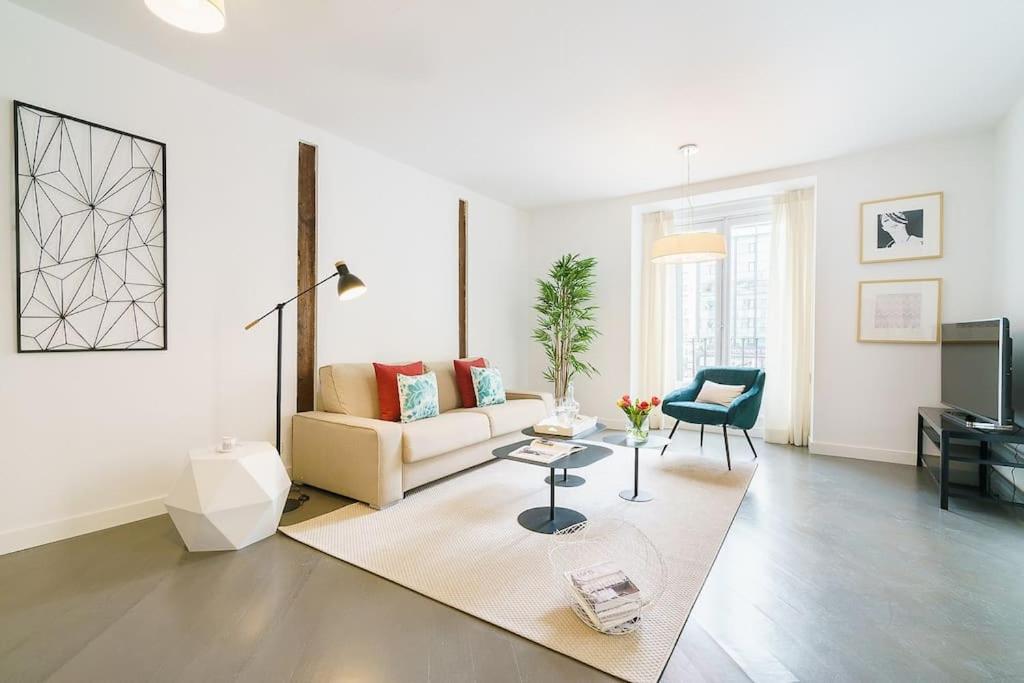 Amazing Flat 5 Balconies In Chueca - Gran Via Apartman Madrid Kültér fotó