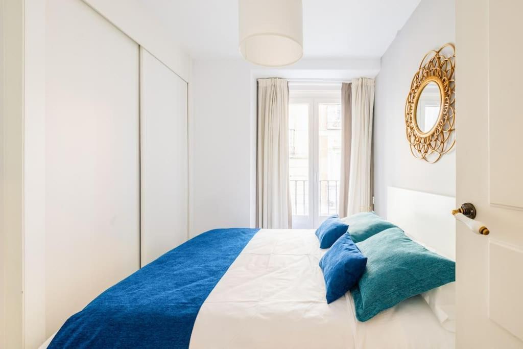 Amazing Flat 5 Balconies In Chueca - Gran Via Apartman Madrid Kültér fotó